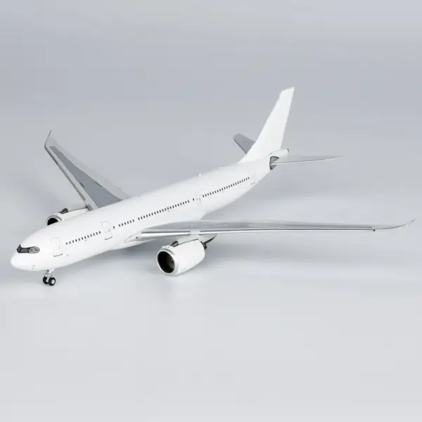 67000 Alloy Airbus A330-800 Neo Diecast Model - Image 4