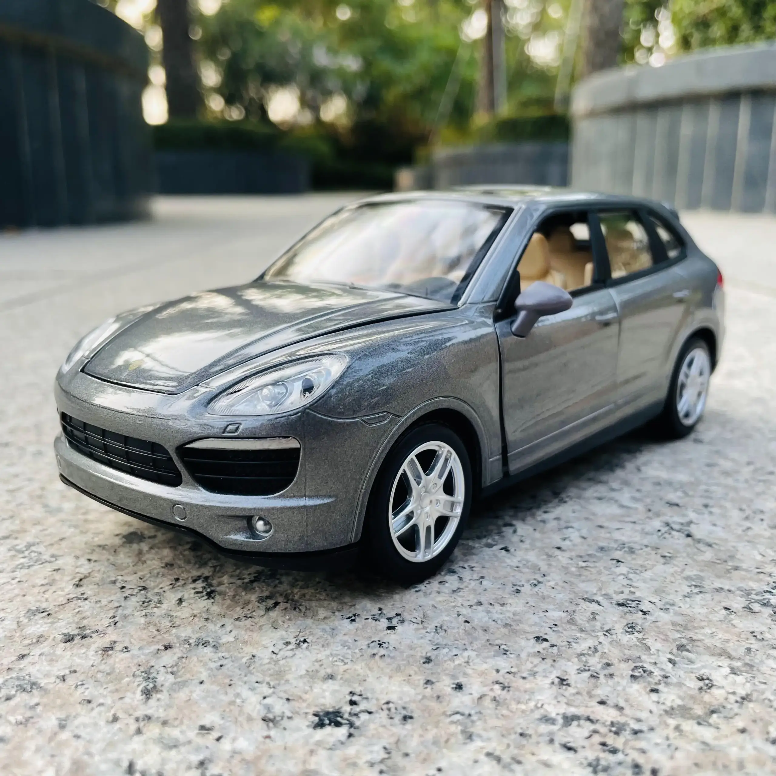 1:24 Scale BMW M4 DTM Alloy Car Model 22 1:24 Scale BMW M4 DTM Alloy Car Model - Image 22