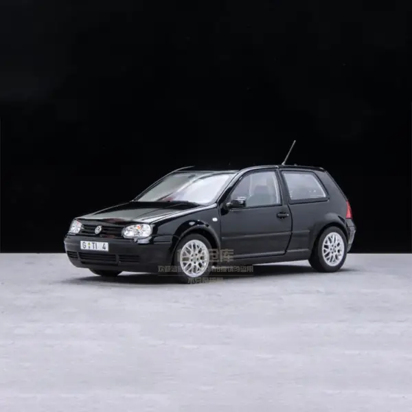 Diecast 1:18 VW Golf MK4 Model Car - Image 8