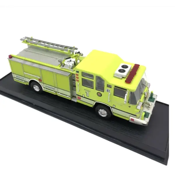 1:64 Scale Pierce Quantum Fire Truck Model - Image 4