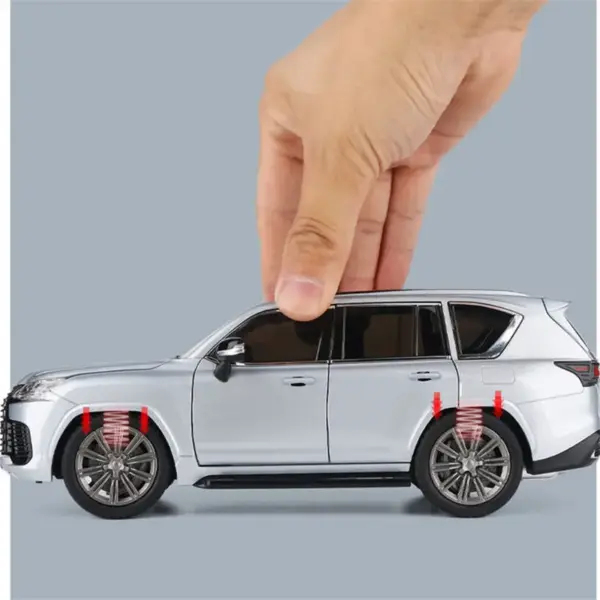 1:24 Diecast Metal LX600 SUV Model Car - Image 5