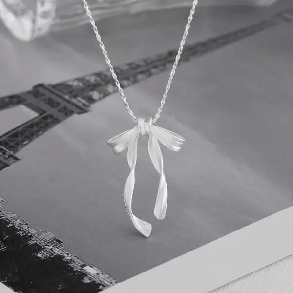 Elegant Bow Pendant Necklace for Women - Image 5