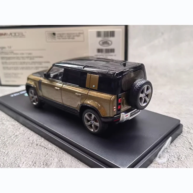 1/43 Scale Land Rover Defender Diecast Model 3 1/43 Scale Land Rover Defender Diecast Model - Image 3