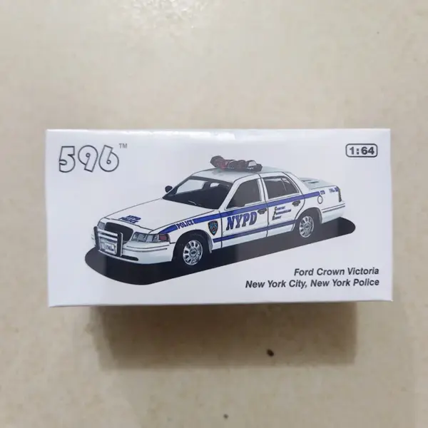 1/64 Scale Ford Crown Victoria CV Police Model - Image 6
