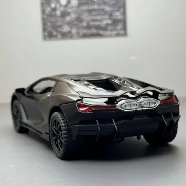 1:32 Lamborghini Aventador SVJ Diecast Model - Image 2