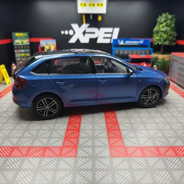 Flawed 1/18 Skoda Rapid Spaceback Diecast Model - Image 4