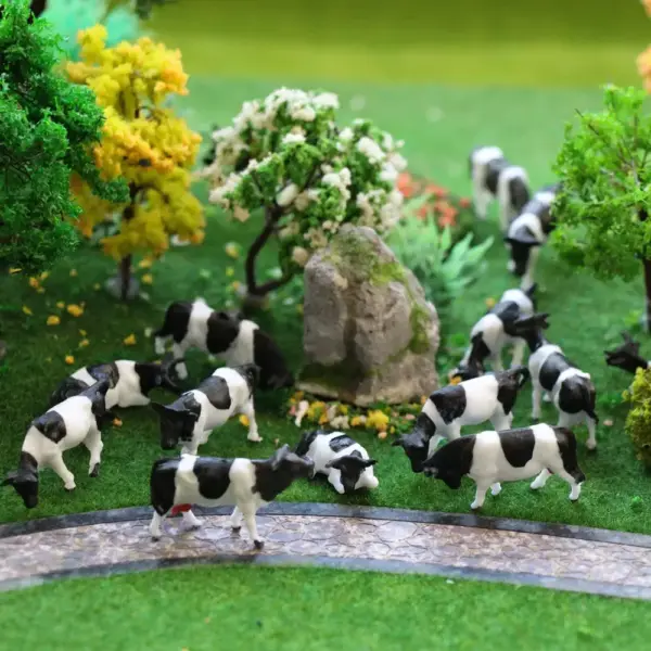 10pcs 1:87 HO Scale Model Cows for Layout - Image 2