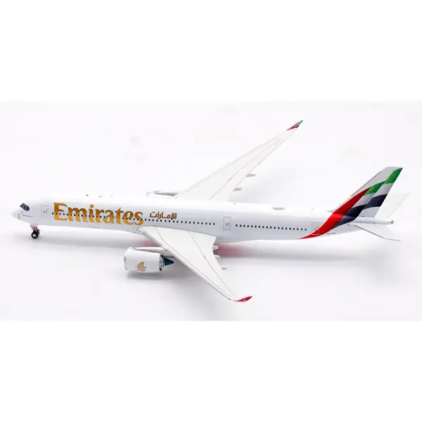 Emirates Airbus A350-900 Diecast Model 1:400 Scale - Image 6