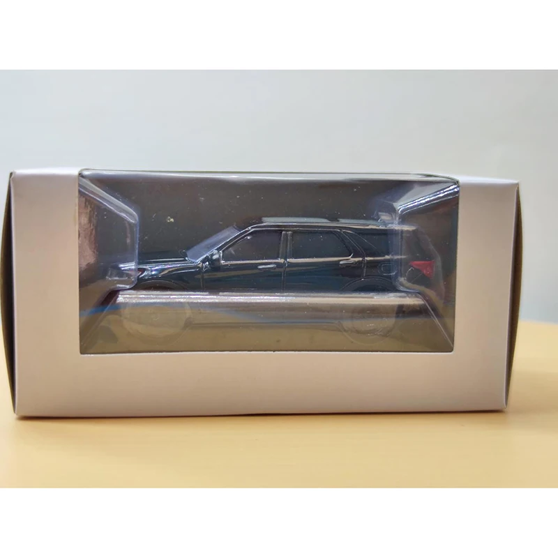 1/64 Scale Diecast 2020 Ford Explorer Model 4 1/64 Scale Diecast 2020 Ford Explorer Model - Image 4