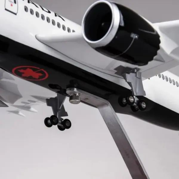 Canada B787 Dreamliner 1:130 Scale Model Airplane - Image 5