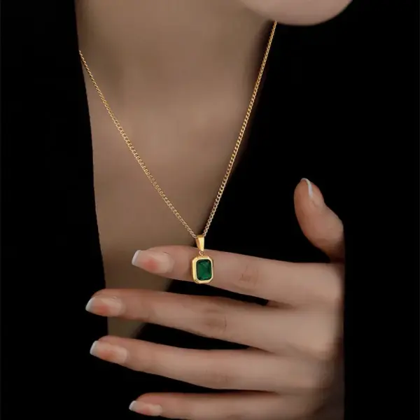 Vintage Green Zircon Square Pendant Necklace - Image 3