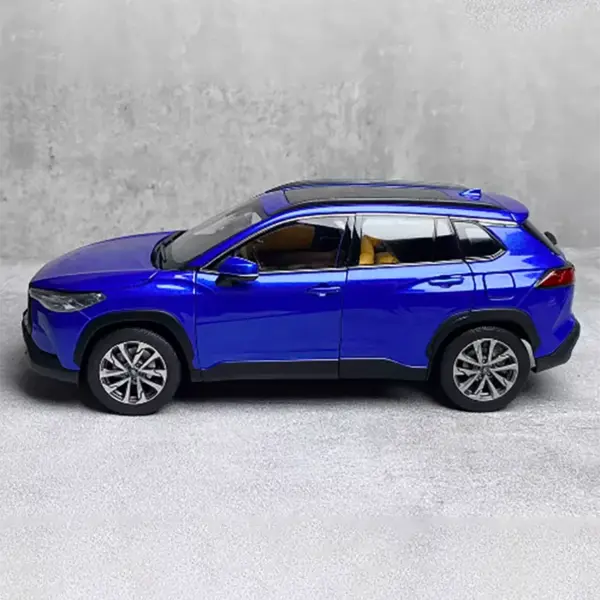 1:18 Scale Corolla Cross 2022 Alloy Model - Image 2