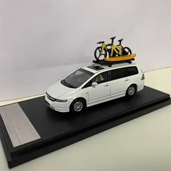 1:64 Scale Honda Odyssey Diecast Model Car - Image 3