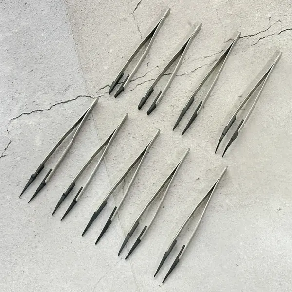 LEFAVOR Insulated Plastic Tweezers Set - Image 3