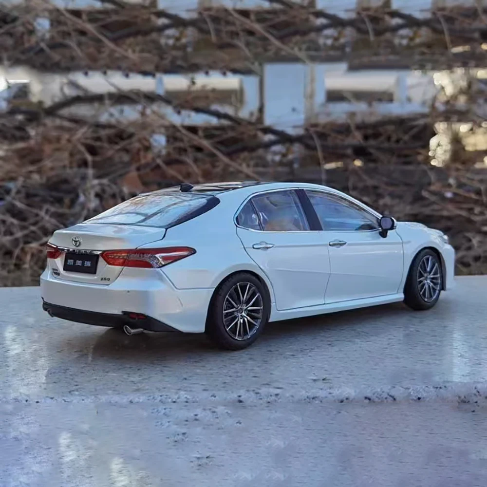 2021 Toyota Camry Alloy Model 1:18 Scale 3 2021 Toyota Camry Alloy Model 1:18 Scale - Image 3