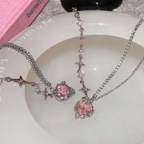 Kpop Black Heart Pendant Necklace for Women - Image 3