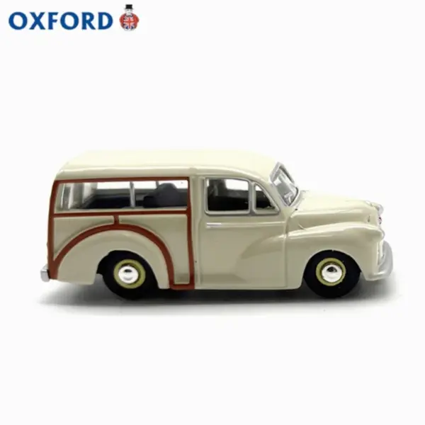 1:76 Scale Diecast Voyager Van Model Car - Image 2