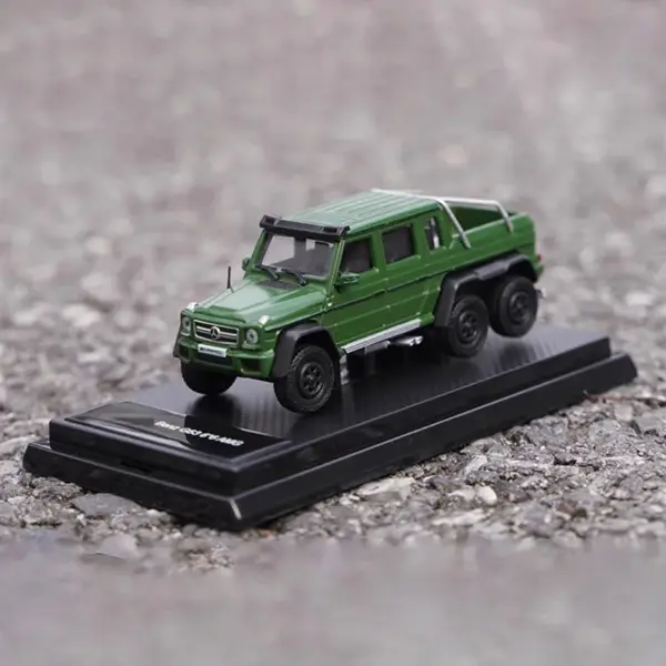 1:64 Scale Benz G63 6X6 Alloy Car Model - Image 5