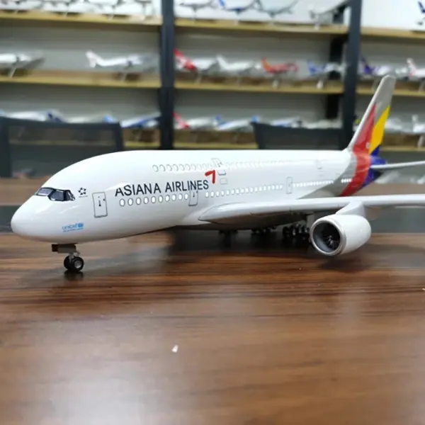 A380 Asiana Korean Airplane Model with LED Light - Image 3