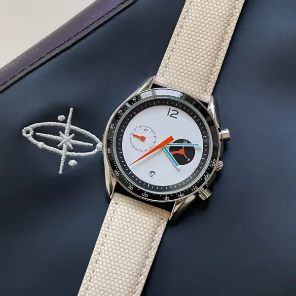 Square Men's Quartz Watch with Calendar Feature - Image 4