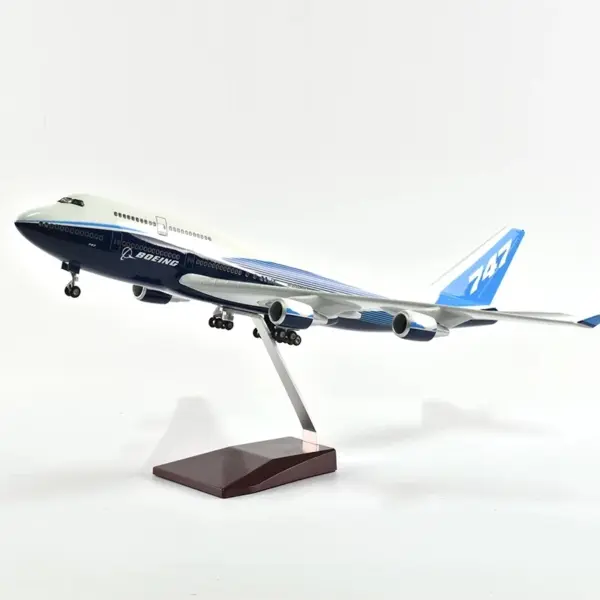 1/160 Boeing 747 Resin Aircraft Model with Light - Image 3