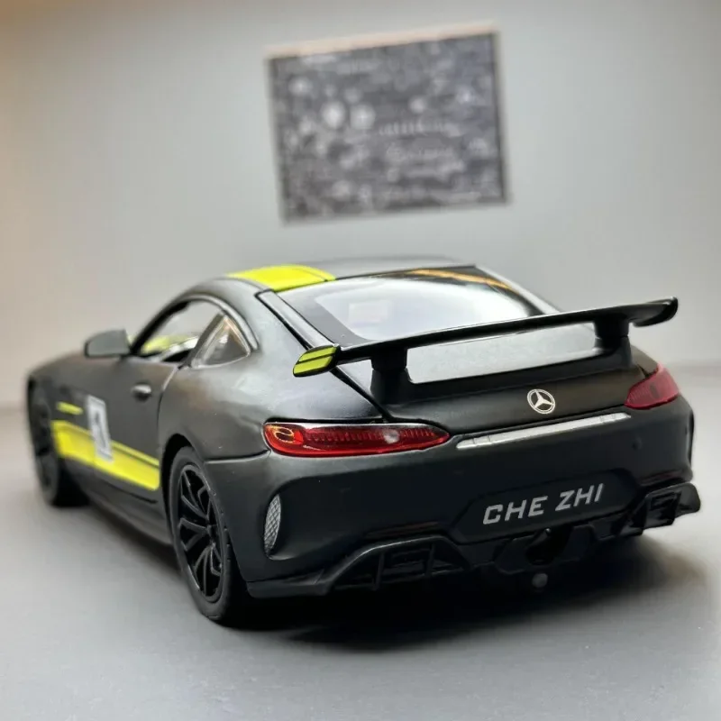 1:24 Scale Benz GTR Diecast Car Model 3 1:24 Scale Benz GTR Diecast Car Model - Image 3