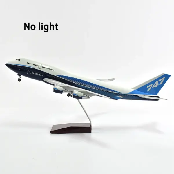 Original Boeing 747 Diecast Model Aircraft 1/160 - Image 9