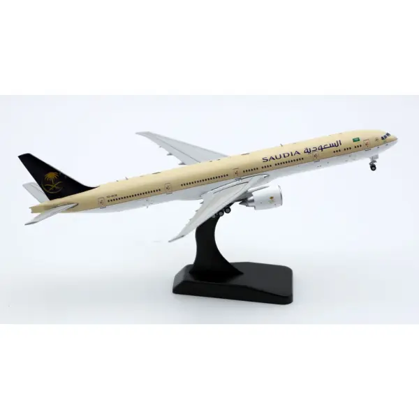 Saudi Arabian Airlines Boeing 777-300ER Diecast Model - Image 3
