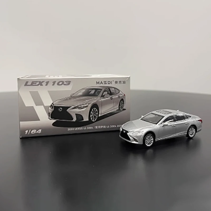 MASSDI 1/64 Scale Lexus IS300 LM500h Model 11 MASSDI 1/64 Scale Lexus IS300 LM500h Model - Image 11