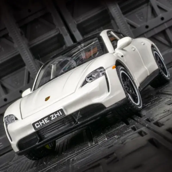 1:32 Porsche Taycan Diecast Metal Model - Image 2