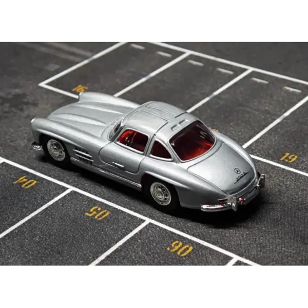 Delprado 1/43 Scale Benz 300SL Model - Image 5