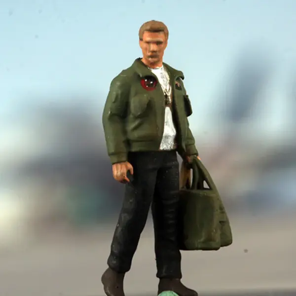 1:72 Scale US Navy Fighter Pilot Model - Image 2