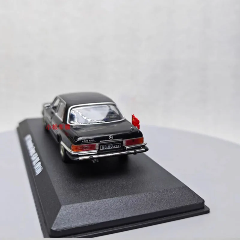 1:43 Scale 1977 Benz 450 SEL Diecast Model 2 1:43 Scale 1977 Benz 450 SEL Diecast Model - Image 2