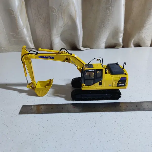 1:43 Scale Komatsu PC200-8M0 Excavator Model - Image 3