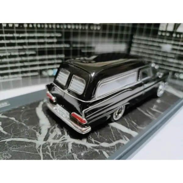 Matrix Resin 1:43 Benz Hearse Model W111 220SE - Image 3