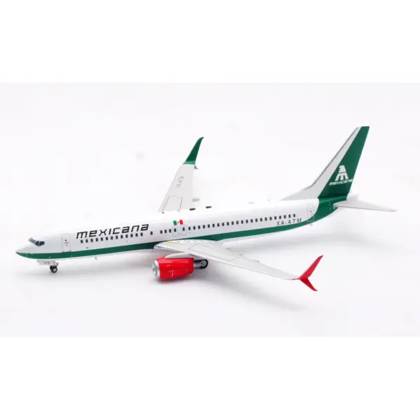 Mexicana Boeing 737-800 Diecast Model 1:200 Scale - Image 4