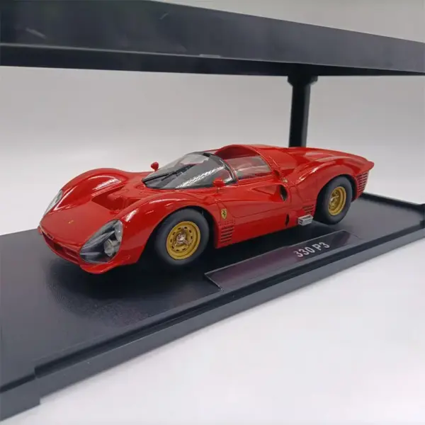 Diecast F 330 P3 1/18 Scale Model Car - Image 3
