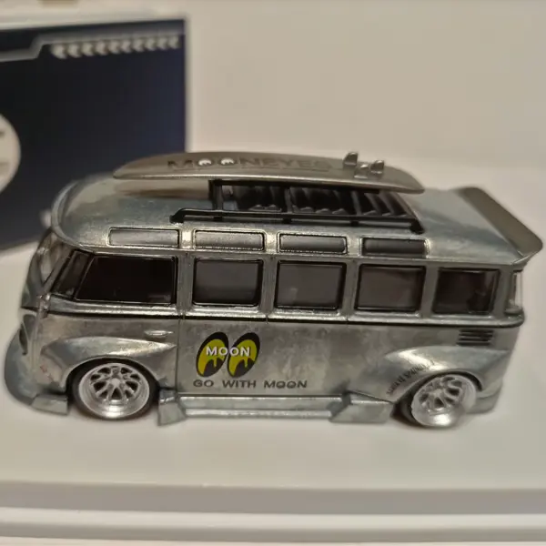 TNT 1:64 Diecast VW T1 RWB Bus Model - Image 2