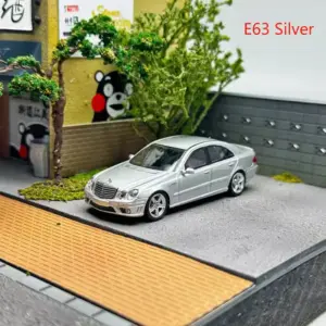 Diecast 1:64 King S65 E63 Car Model 24 S617a98daad1246378f5065eb866f09fa7