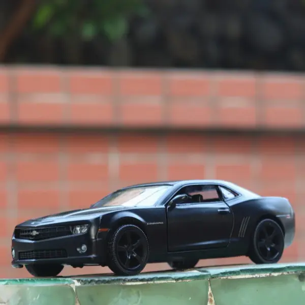 1/36 Chevrolet Camaro Diecast Model Car - Image 2