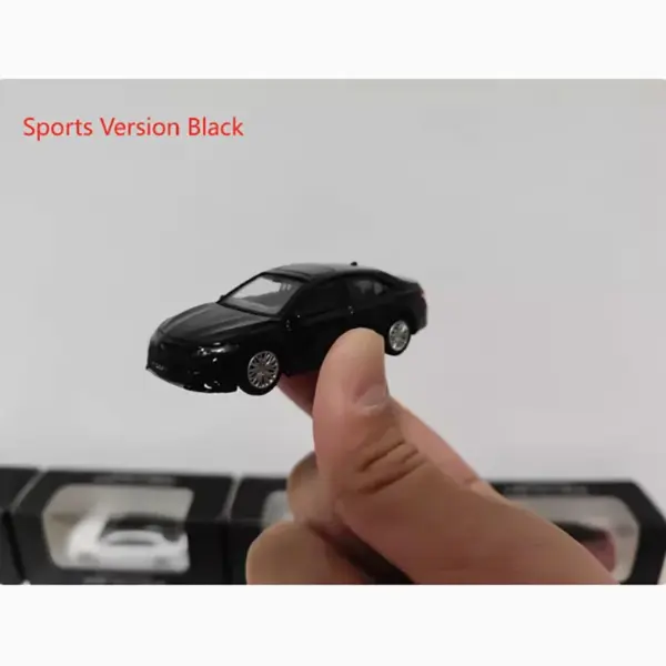 1:64 Scale Toyota Camry Diecast Model Car - Image 10
