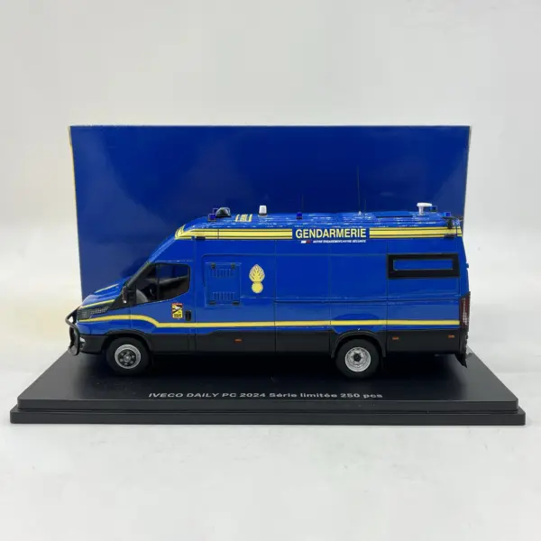 Perfex 1:43 Resin IVECO Daily Fire Rescue Model - Image 4