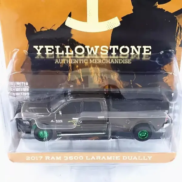 1:64 Scale 2017 RAM 3500 Alloy Model Car - Image 6