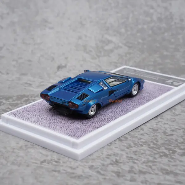 Diecast 1:64 Scale Lamborghini Countach Model - Image 2