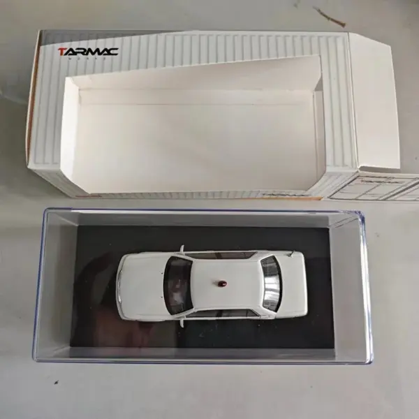 Diecast Toyota Crown Police Car 1/43 - Image 5