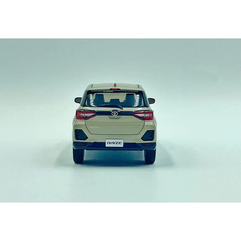 RAIZE 1:30 Diecast Alloy Car Model Display 3 RAIZE 1:30 Diecast Alloy Car Model Display - Image 3