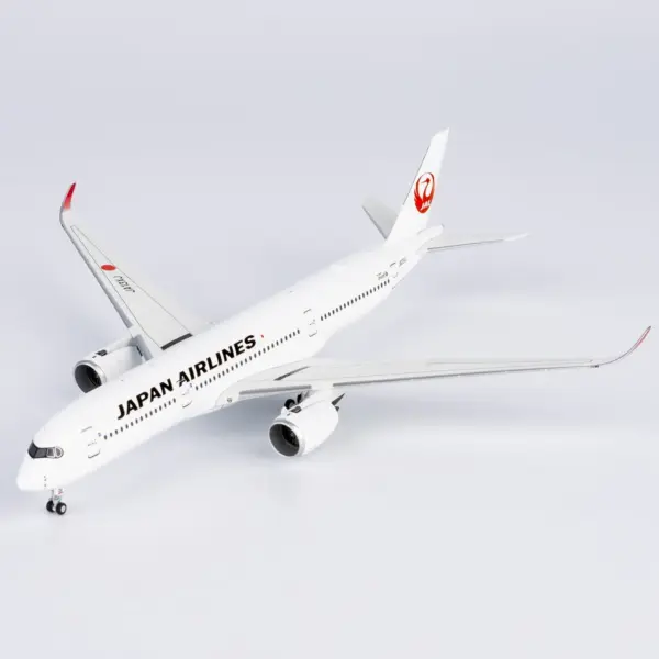 Japan Airlines Airbus A350-900 Diecast Model 1:400 - Image 4