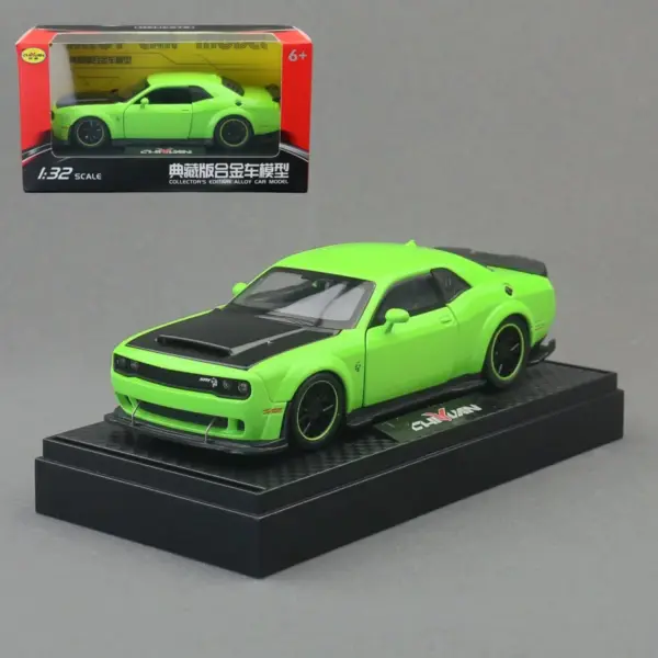 1:32 Dodge Challenger Hellcat Alloy Model Car - Image 9
