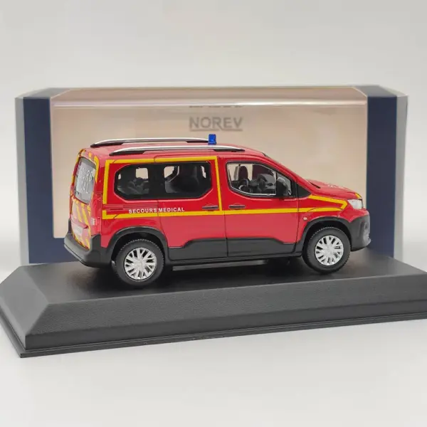 Norev 1/43 Rifter Medical Rescue Model Car - Image 3
