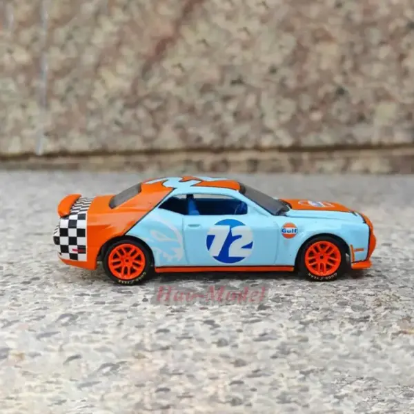 1/64 Dodge Challenger SRT Hellcat Diecast Model - Image 6